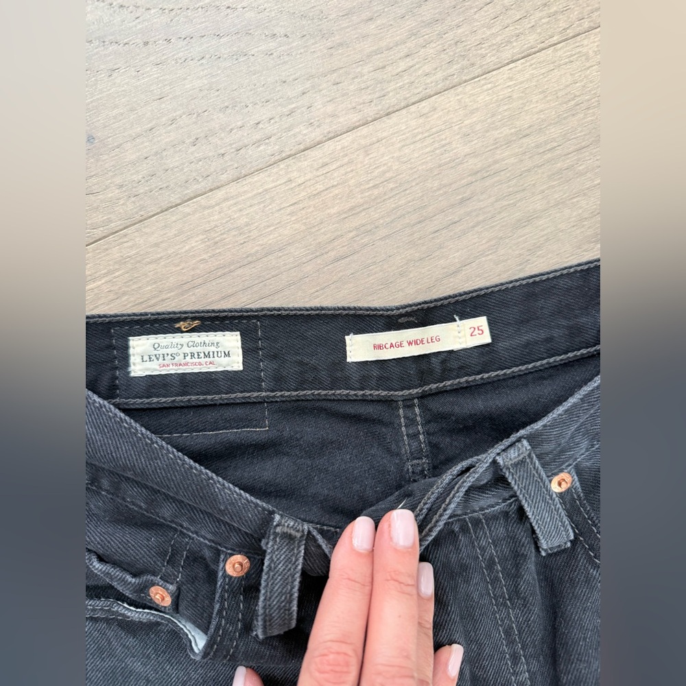 Levi’s ribcage wide leg high rise, black - Picture 3 of 5